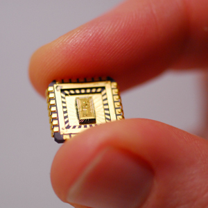 A wireless sensor conditioning chip from CMOS. Image credit: University College London