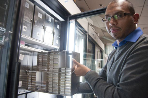 Krishna Veeramah, the study’s first author, and his colleagues took advantage of the high-throughput DNA sequencing capabilities offered by the UA Genetics Core, housed at the UA BIO5 Institute. (Photo by Patrick McArdle/UANews)