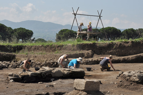 A team of 60 researchers including undergraduates and graduate students from several universities took part this summer in a major archeological dig at the site of Gabii, just outside Rome. The project, which began in 2009, is the largest American dig in Italy in the past 50 years. Image credit: University of Michigan