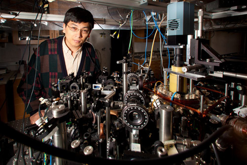 Prof. Cheng Chin and his UChicago associates have simulated the impossibly hot conditions that followed the big bang within an ultracold vacuum chamber in his sub-basement laboratory in the Gordon Center for Integrative Science. Photo by Jason Smith