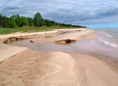 Beach at MDOT roadside park, north of Oscoda, MI. Lake Huron. Image credit: Michigan Sea Grant