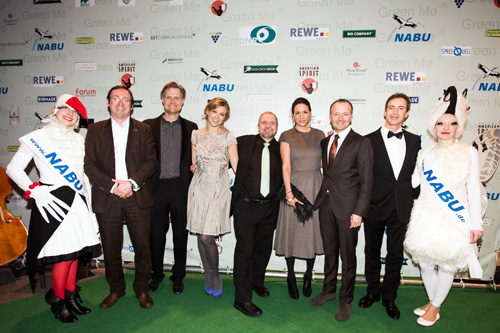 Jury-Mitglieder Green Me 2013: Leif Miller, Nic Niemann, Nina Eichinger, Bernward Geier, Minu Barathi, Karsten Schwanke, Gedeon Burkhard (v. li.). Image credit: Christian Klant