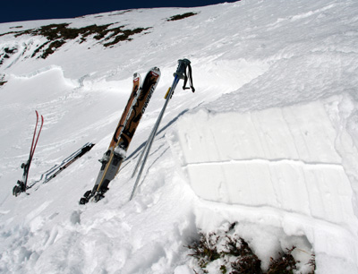 Ein Schneeprofil an der Anrisskante. (Foto credit: Lawinenwarndienst Tirol)