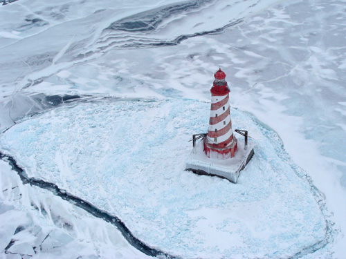 White Shoal Light, Lake Michigan. This lighthouse is home to one of five Great Lakes year-round evaporation-monitoring stations. Image credit: Dick Moehl