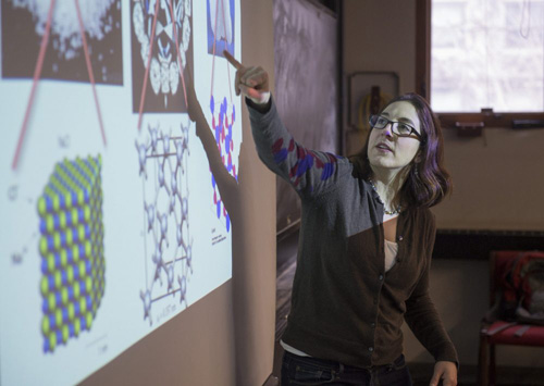 Argonne National Laboratory’s Carolyn Phillips led a workshop on geometric art during the high school program of the Midwest Conference for Undergraduate Women in Physics. In this session, participants explored the non-repeating patterns of interest to modern mathematicians, but that were designed into Islamic architecture as long ago as the 12th century. Photo by Robert Kozloff