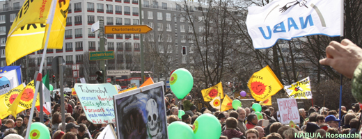 Demo gegen Atomkraft und für erneuerbare Energien 2011 in Berlin. Image credit: NABU.de