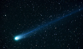 Wasser liegt im Weltall vor allem als amorphes Eis vor - zum Beispiel auf Kometen (Foto credit: NASA)