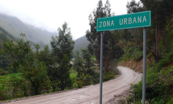 Das andine Shullcas-Tal, am Rande der peruanischen Gebirgsstadt Huancayo, ist auf dem Weg in ein urbanes Zeitalter. (Image credit: Andreas Haller)