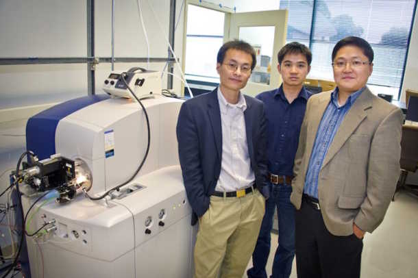 Berkeley Lab researchers (from left) Peidong Yang, Pan Mao, and Daojing Wang developed a multinozzle emitter for mass spectrometry, now being commercialized by Newomics, Inc. (Image credit: Roy Kaltschmidt/Berkeley Lab)